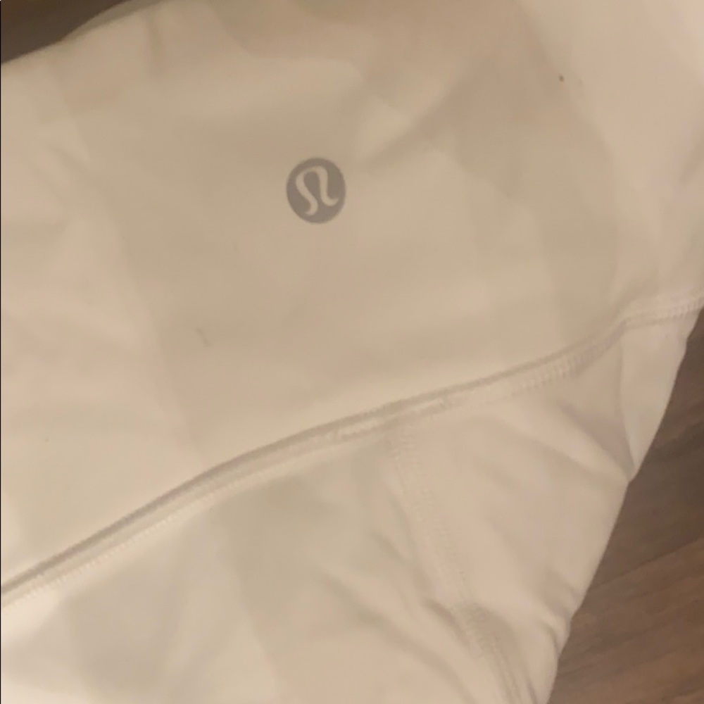 White lululemon leggings